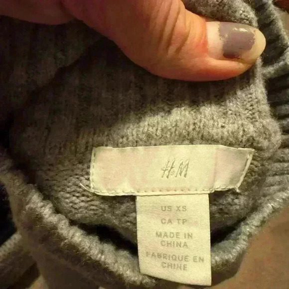 H  & M sweater - Picture 2 of 3